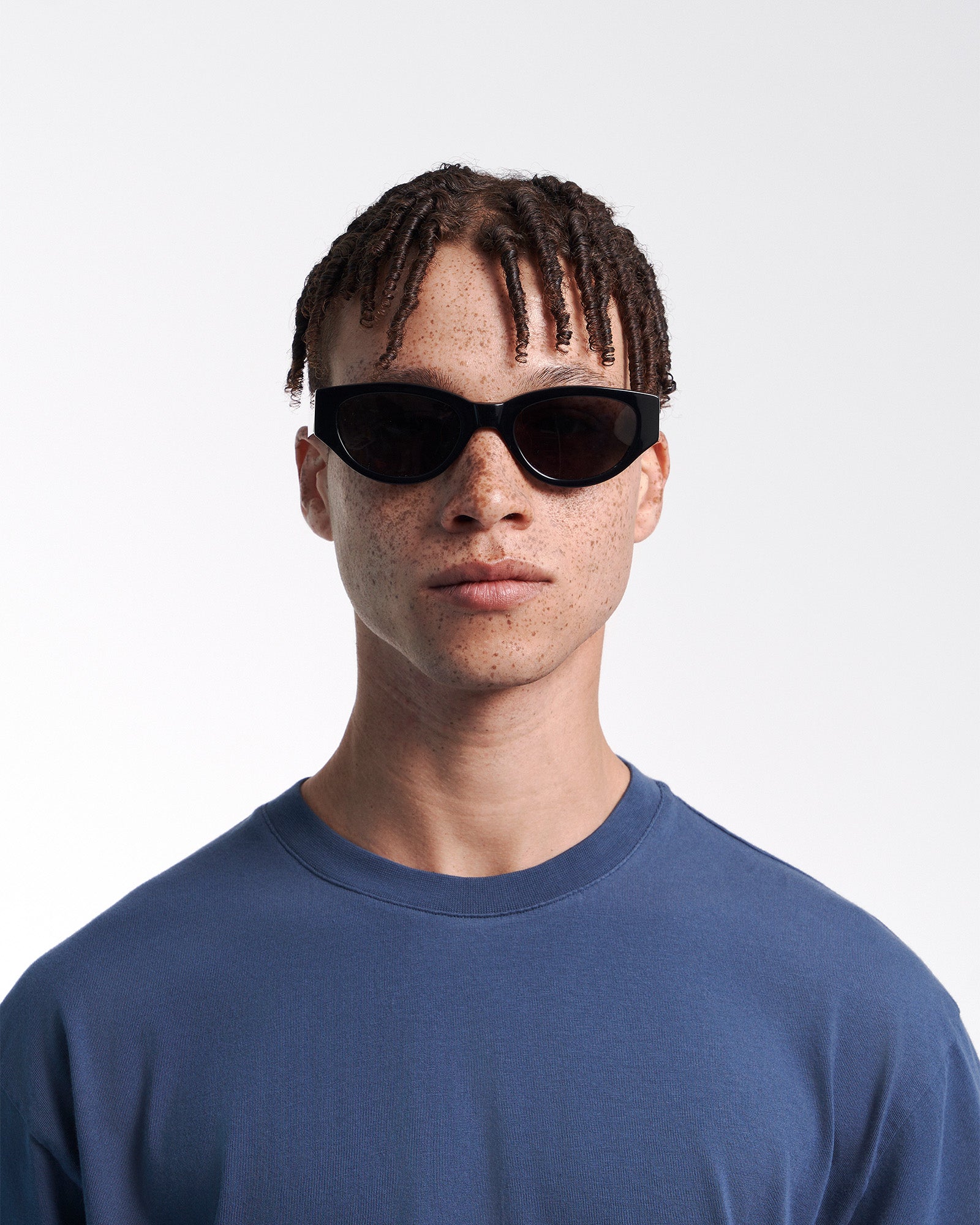 Sunglass 16 - Deep Black Solid - Black