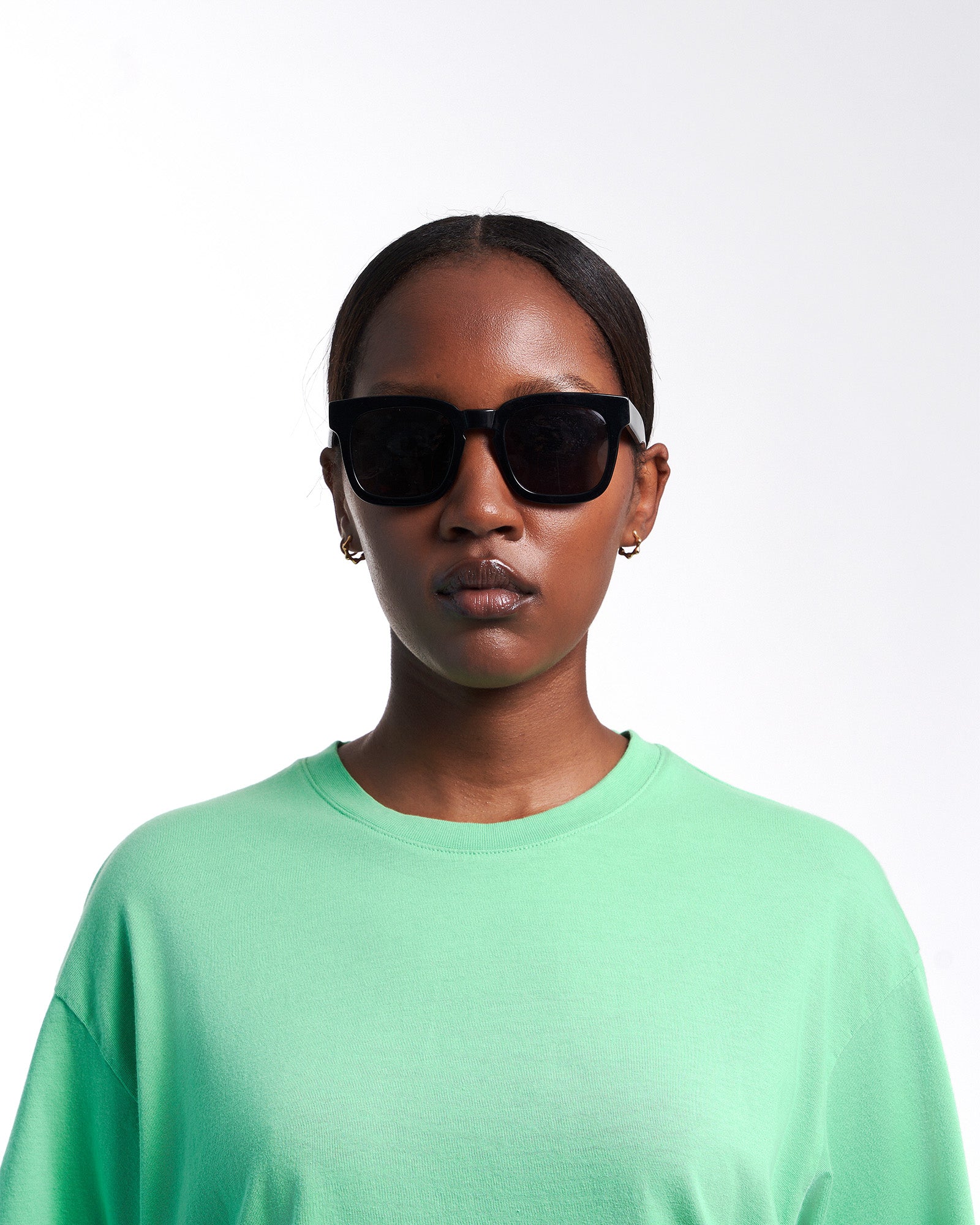 Sunglass 18 - Deep Black Solid - Lavender