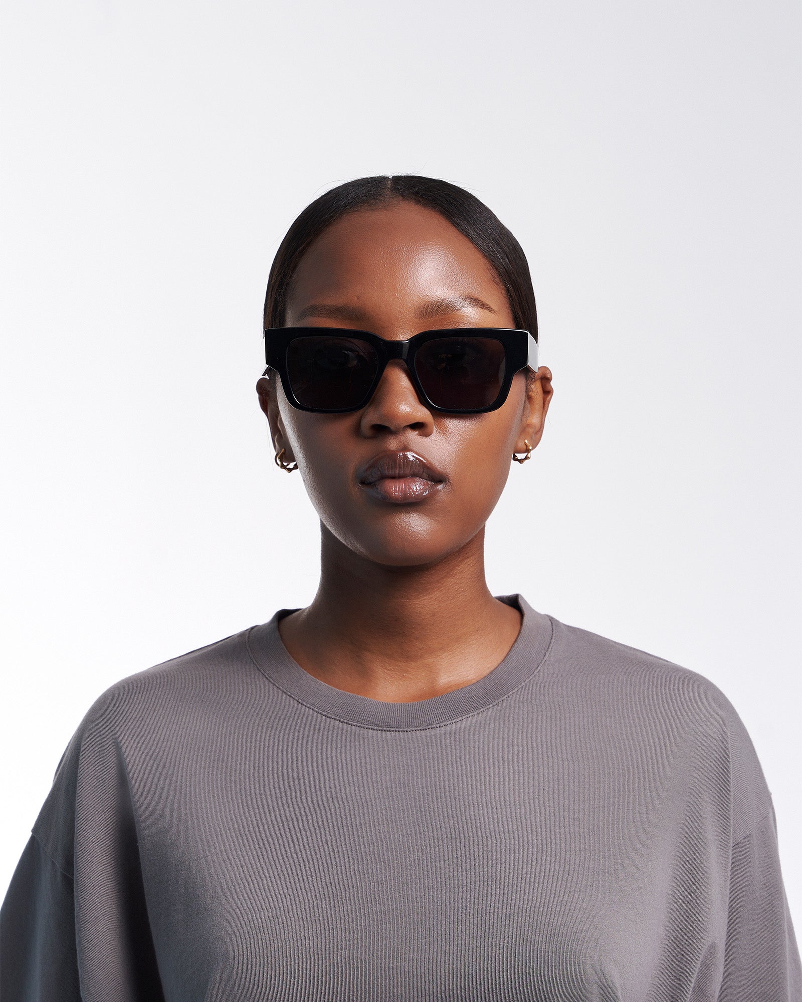 Sunglass 02 - Deep Black Solid - Lavender