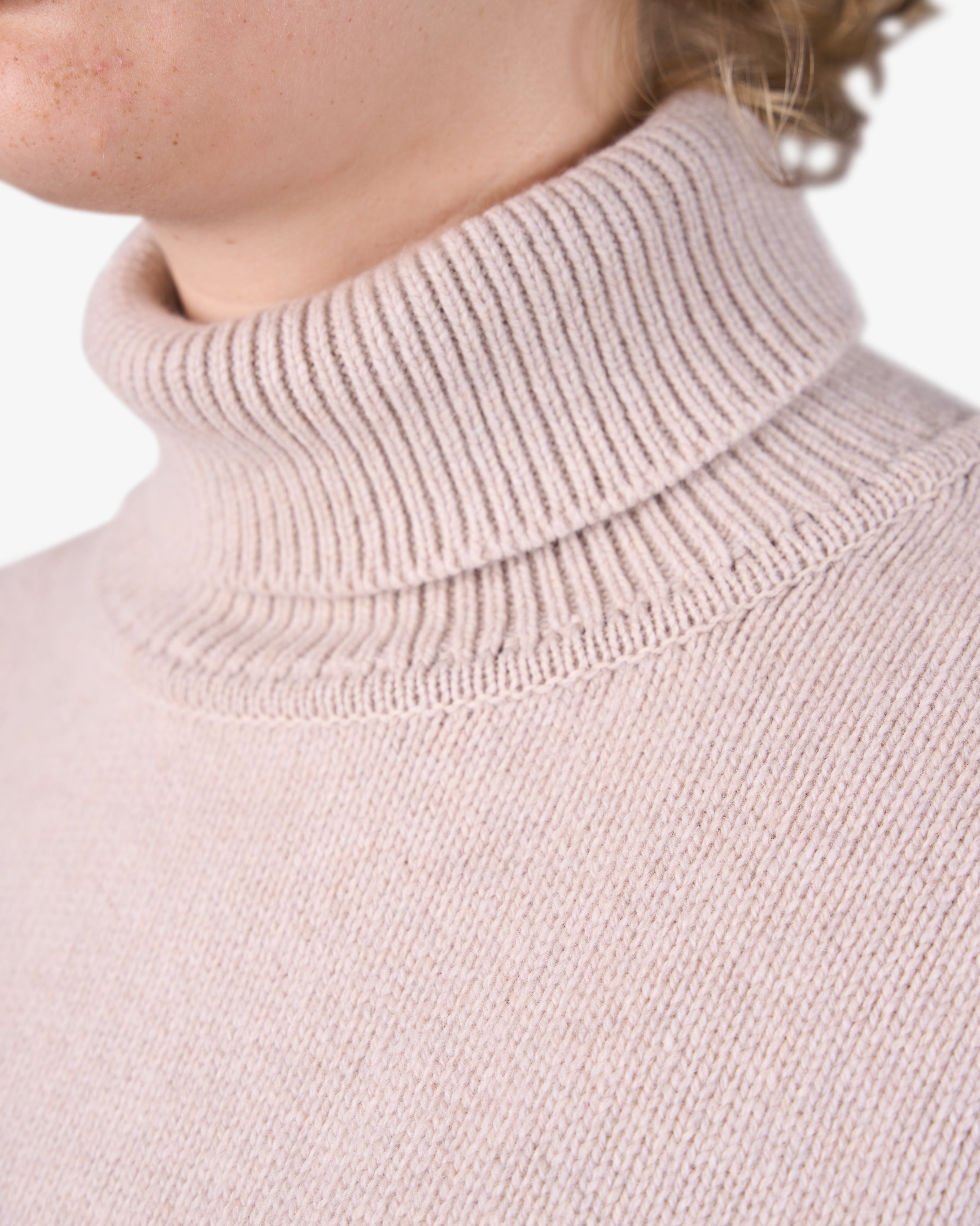 Merino Wool Turtleneck - Bubblegum Pink